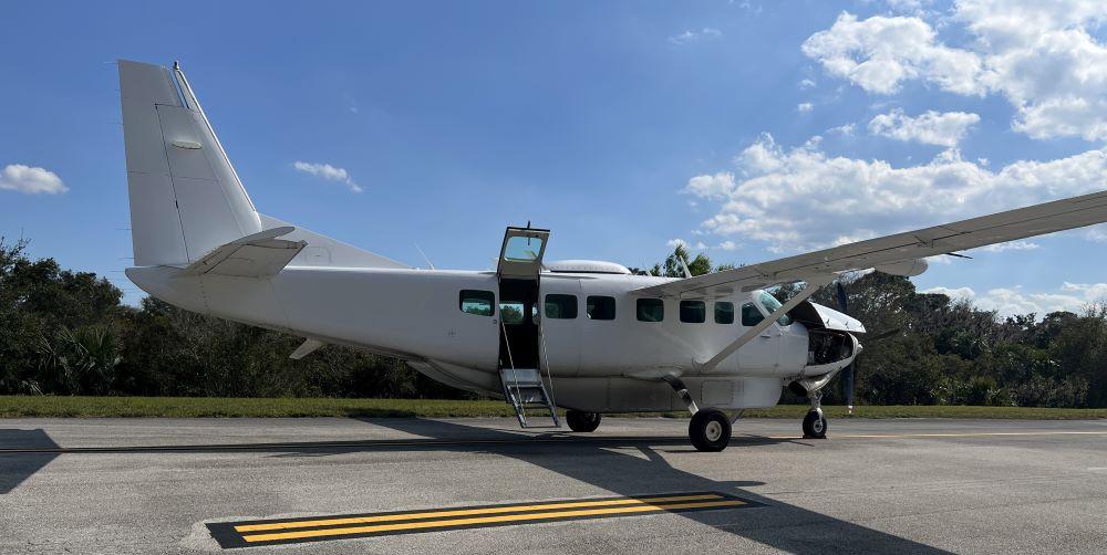The Plane Simple ESA terminal is shown fitted to the top of the Cessna Caravan fuselage. Credit: Gogo