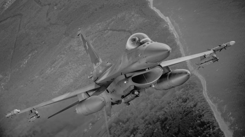 Maj. Maciej Krakowian tribute by Polish Air Force - PAF F-16 No.4056