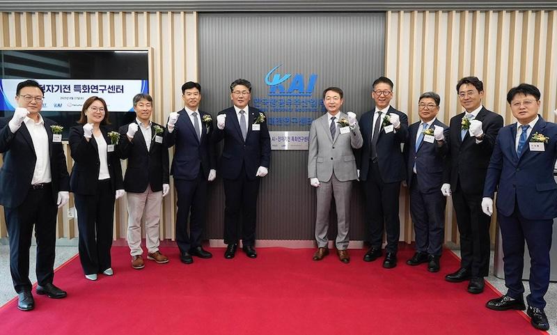 KAI, Hanwha Systems, Funzin and KAIST leadership at the opening ceremony